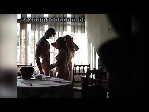 ❤️ Seksualni prijatelji pozivaju divovskog muškarca i trojku s njim ️ Seks video u pornografiji hr.dreamypassionjourney.ru ﹏